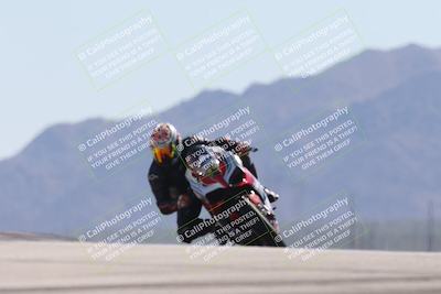 media/Oct-13-2025-Moto Forza (Mon) [[a66d839500]]/3-B Group/Session 4 (Turn 9)/